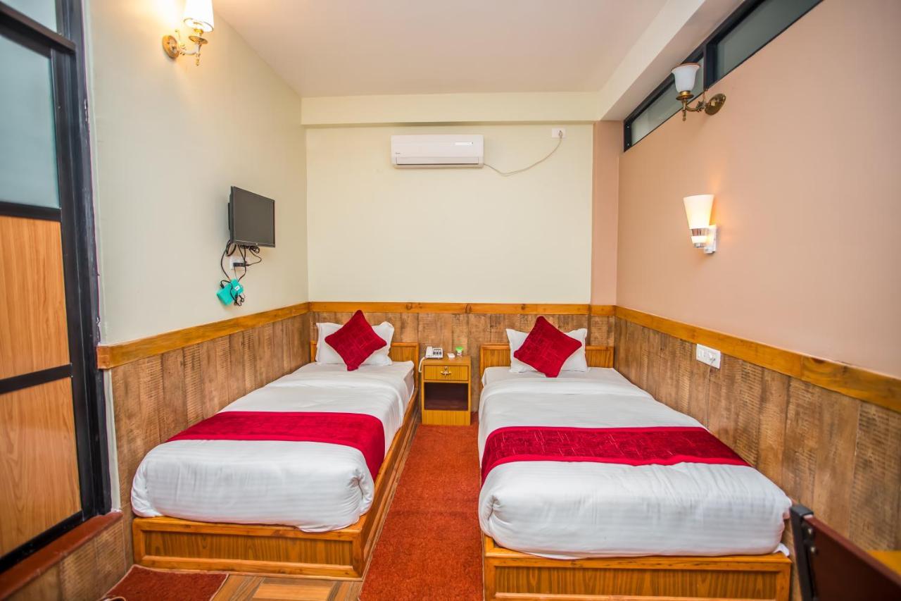 Grand Shivalaya Hotel And Restro Pokhara Exterior foto