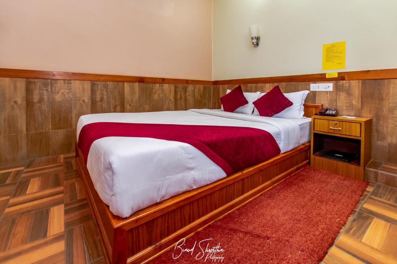 Grand Shivalaya Hotel And Restro Pokhara Exterior foto