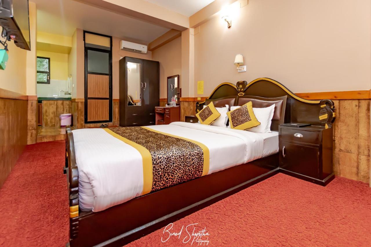 Grand Shivalaya Hotel And Restro Pokhara Exterior foto