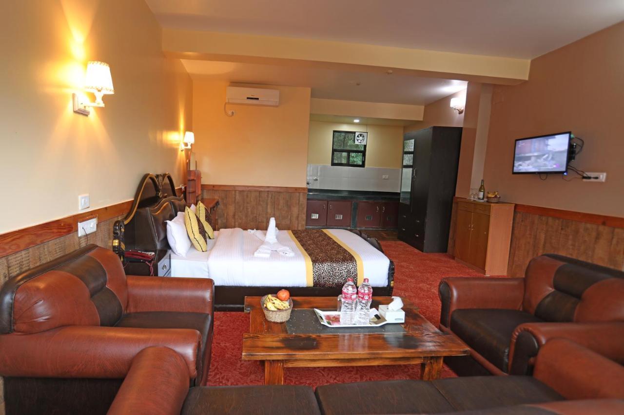 Grand Shivalaya Hotel And Restro Pokhara Exterior foto